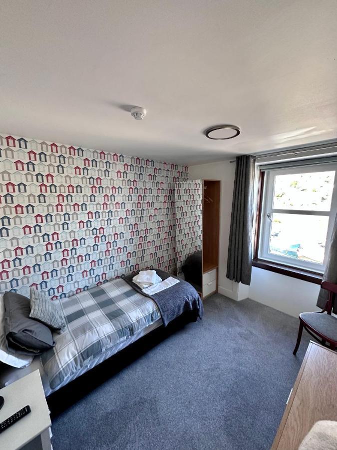Islay Frigate Hotel Tarbert  Bagian luar foto