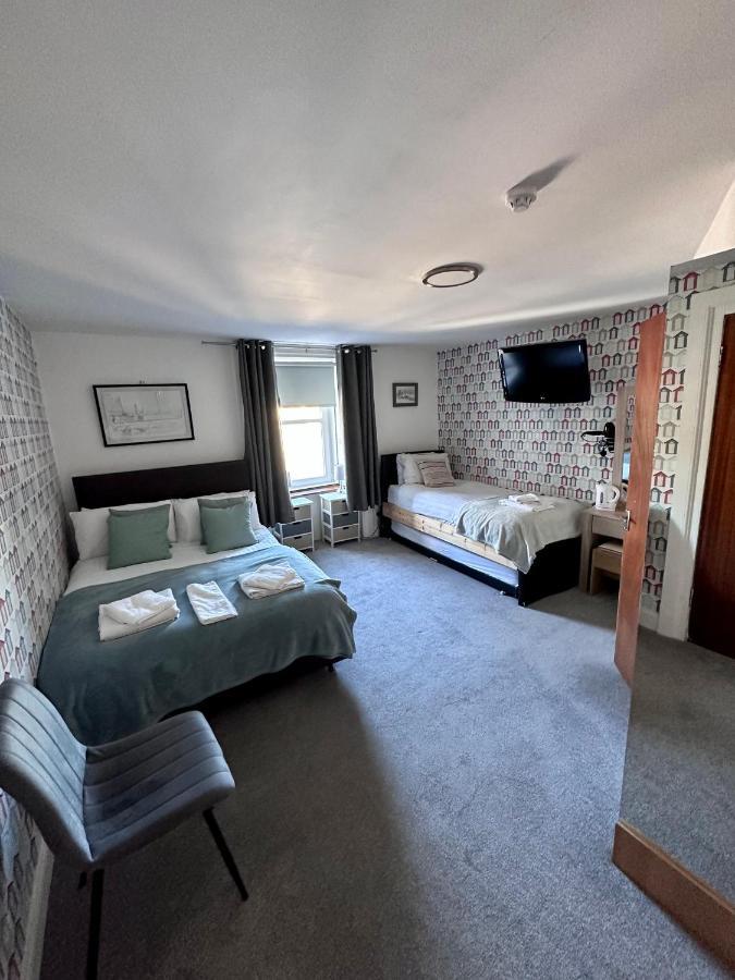 Islay Frigate Hotel Tarbert  Bagian luar foto