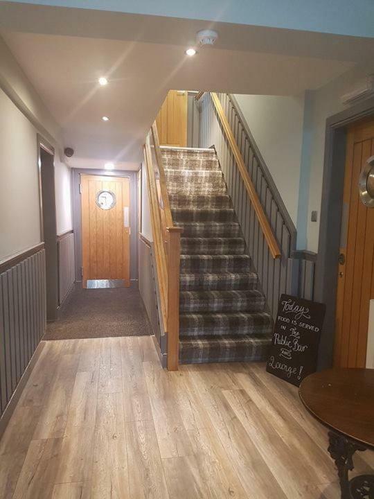 Islay Frigate Hotel Tarbert  Bagian luar foto