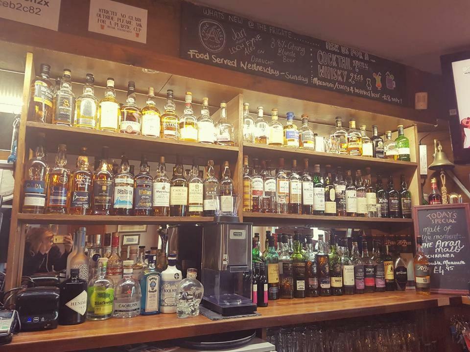 Islay Frigate Hotel Tarbert  Bagian luar foto