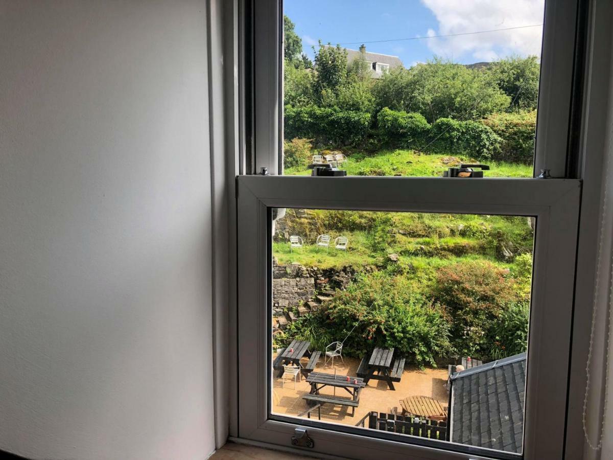 Islay Frigate Hotel Tarbert  Bagian luar foto
